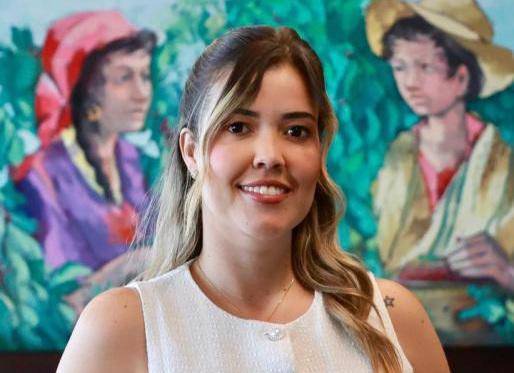 Ana María Bermúdez, directora encargada del Comité de Cafeteros de Antioquia, analiza los retos del sector, las elecciones cafeteras y el futuro de la caficultura en el departamento. FOTO Manuel Saldarriaga