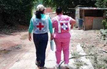 Miembros del Comité Internacional de la Cruz Roja en una de sus misiones. FOTO: Cortesía