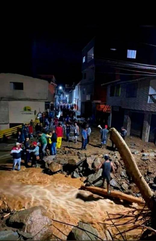 Las inundaciones más fuertes se presentaron en la urbanización Arnulfo Mora por el barrio la Travesía, el barrio la Inmaculada y Los Albergues. Foto Cortesía Briceño Estéreo