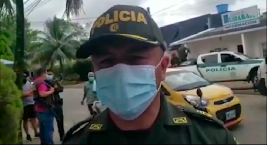 El comandante de la Policía Urabá, coronel Giovany Puentes Aguilar, señala a integrantes del “clan del Golfo” como presuntos responsables del atentado. FOTO CORTESÍA