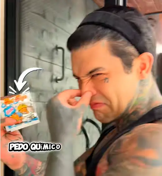 Cossio suele jugar bromas con “peos químicos” en sus videos. FOTO TOMADA DEL TIKTOK DE YEFERSON COSSIO. 