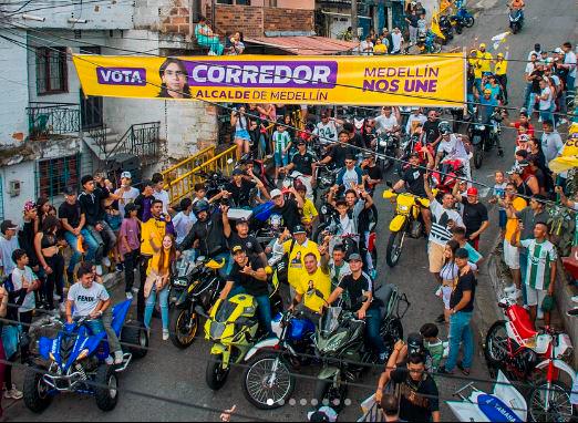 EL COLOMBIANO ha recibido decenas de denuncias sobre las tomas que hace de los barrios Albert Corredor, a las cuales irían obligados algunos contratistas de la Alcaldía. FOTO Cortesía