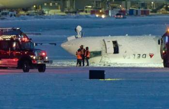 Horas después del accidente del vuelo 4819, proveniente de Minneapolis, en el Aeropuerto Internacional Pearson Toronto, en Canadá. FOTO: AFP