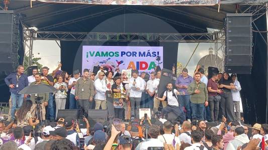 Iván Cepeda endureció su discurso en Medellín: “No me retracto, lo reafirmo con más fuerza”