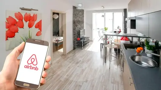 Turismo creció, pero ingresos de hoteles cayeron 2,9% por aumento de vivienda turística en 635%