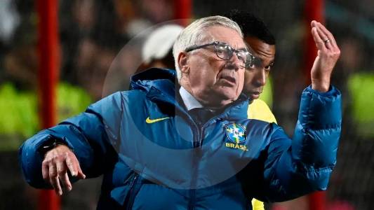 ¿Aquí estoy y aquí me quedo?: Ancelotti explicó eliminación de Brasil y se aferró al banquillo