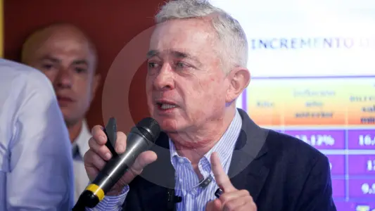 “Cero persecución a Petro y De la Espriella”: el llamado de Uribe al próximo contralor