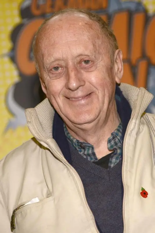 Kenneth Colley, actor de Star Wars, murió a los 87 años por complicaciones de covid. Se convirtió en el único oficial imperial que repitió su papel dentro de la trilogía original. Foto: AFP.