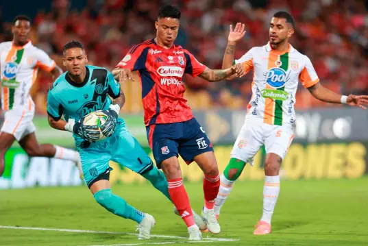 Medellín empató 1-1 cpon Envigado en el Atanasio Girardot y se clasificó a la final de la Copa Betplay. FOTO MANUEL SALDARRIAGA