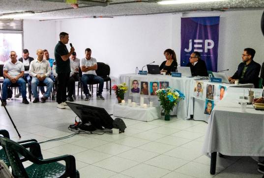 Durante los cuatro días de audiencias se conocieron los relatos de comparecientes sobre ejecuciones extrajudiciales en distintas zonas del Valle de Aburrá. FOTO Julio César Herrera