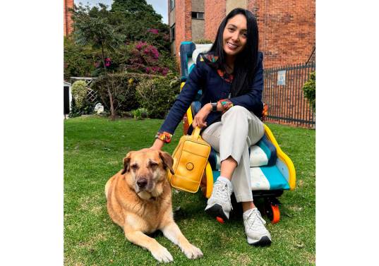 Leidy Cuestas junto a su producto, llamado GymSmile, en Bogotá. FOTO CORTESÍA NICOLÁS ZAMBRANO