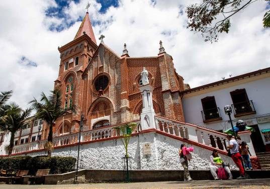 Montebello tiene casi siete mil habitantes, la mayoría en la zona rural. Su casco urbano cuenta con oferta gastronómica y de hospedaje para los visitantes. FOTO: Julio Herrera