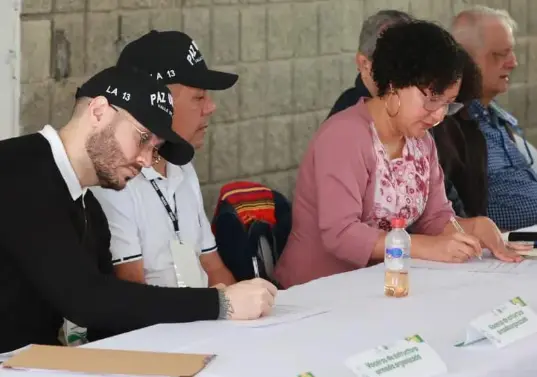 En los diálogos con el Gobierno han participado 23 jefes de bandas que operan en el Valle de Aburrá. FOTO: Manuel Saldarriaga