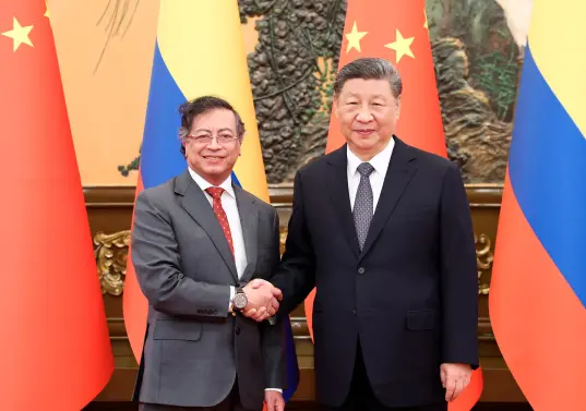 Gustavo Petro, presidente de Colombia, y Xi Jinping, mandatario Chino. FOTO: Cortesía