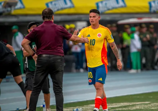 Néstor Lorenzo le tiene gran confianza a James, pero cuando el 10 está cansado le ha temblado la mano para sustituirlo, FOTO JUAN ANTONIO SÁNCHEZ