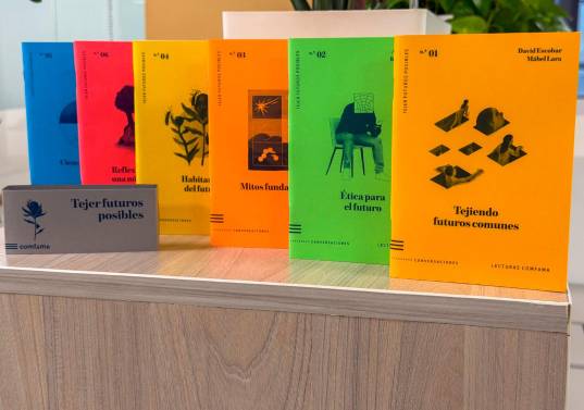 Los libros están a la venta en las librerías de la ciudad. También serán llevados a las ferias y allí tendrán descuentos. Foto: Cortesía Comfama.