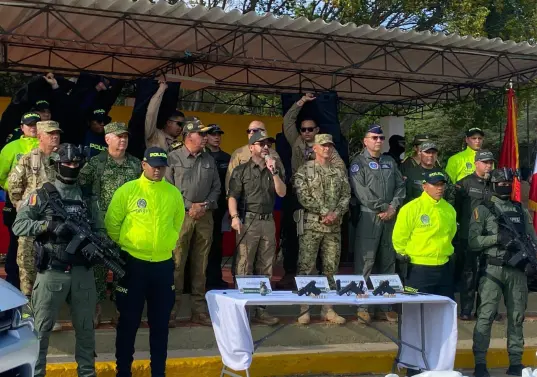 El presidente Abelardo De la Espriella le comunica al país que alias Bendito Menor fue abatido en Riohacha, La Guajira, junto a su pareja y dos escoltas. Foto: Dijín de la Policía