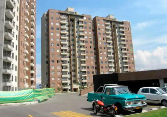 Los hogares unipersonales son ya un motor clave en la demanda de arriendo y en la reducción de áreas de las nuevas viviendas. FOTO: EL COLOMBIANO