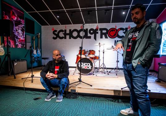 School of Rock abrió su primera sede en Medellín el pasado 10 de marzo. La escuela está ubicada en el barrio el Poblado. También tiene tres sedes en Bogotá. FOTO Julio Herrera. 