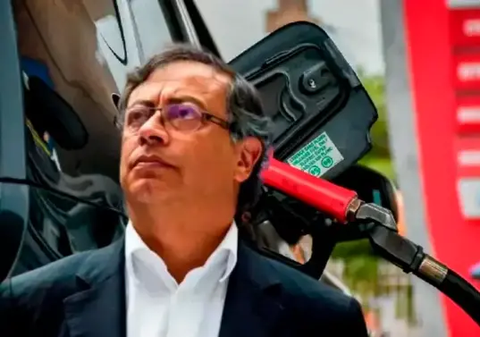 El presidente Gustavo Petro planteó que los estratos altos asuman la deuda por subsidios a la gasolina. FOTO COLPRENSA Y EL COLOMBIANO