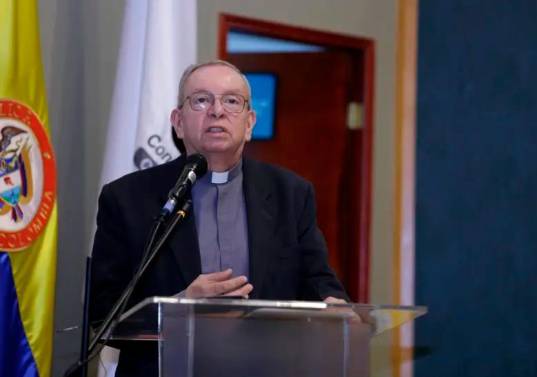 Monseñor Henao insistió en combatir la polarización y la violencia, promoviendo el diálogo, la dignidad y la reconciliación como bases de la democracia. FOTO: COLPRENSA