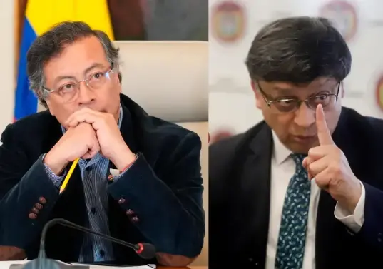 Presidente Gustavo Petro, y el magistrado y presidente de la Corte Constitucional, Jorge Enrique Ibáñez. Foto: Presidencia y Colprensa