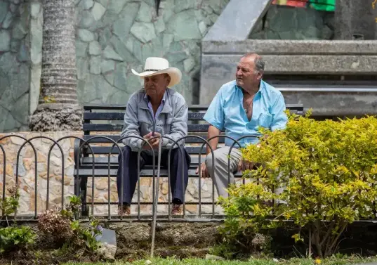Para Asofondos, obligar a repatriar capitales generaría un portafolio menos eficiente para los trabajadores, debido a limitaciones estructurales del mercado local, como menor profundidad y liquidez. Foto: Camilo Suárez