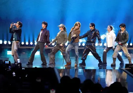 BTS sorprendió a sus seguidores en Bogotá al usar expresiones colombianas durante su primer concierto. FOTO: Getty