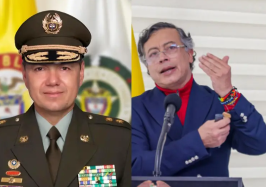 El general Edwin Urrego fue señalado por el presidente Gustavo Petro de estar detrás de un complot en su contra. Fotos: Policía y AFP