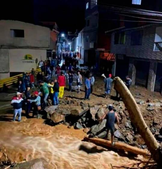 Las inundaciones más fuertes se presentaron en la urbanización Arnulfo Mora por el barrio la Travesía, el barrio la Inmaculada y Los Albergues. Foto Cortesía Briceño Estéreo