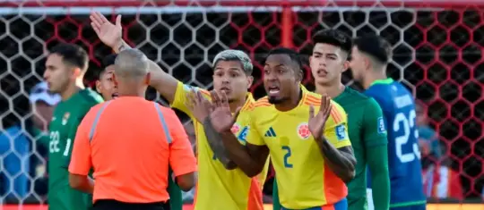 El técnico Néstor Lorenzo tiene alternativas para cambiarle la cara a la Selección de cara al Mundial, pero debe decidir si toca o no la base. FOTO AFP
