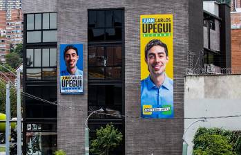 Juan Carlos Upegui tiene como sede de campaña un gran edificio de dos pisos ubicado en una de las zonas más valorizadas de la ciudad, la glorieta de la 80 con la Avenida Colombia. FOTO JAIME PÉREZ