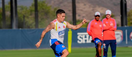 Daniel Muñoz y Juan Fernando Quintero, jugadores de Colombia durante la práctica del viernes en San Diego. FOTO cortesía FCF