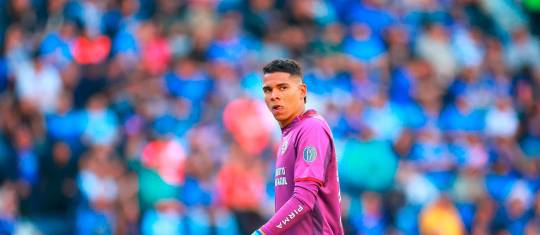 Kevin Mier es el portero del Cruz Azul de México y, aunque también se ha equivocado, se ha mantenido como el portero titular. FOTO CORTESÍA CRUZ AZUL