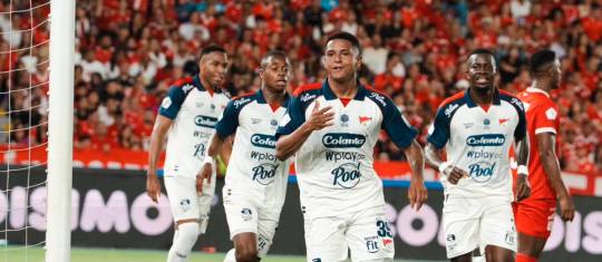 Luis Escorcia anotó el gol del empate parcial del Medellín en Cali. Fue su primera celebración con el cuadro antioqueño, con el que debutó como profesional. Foto: Cortesía DIM 