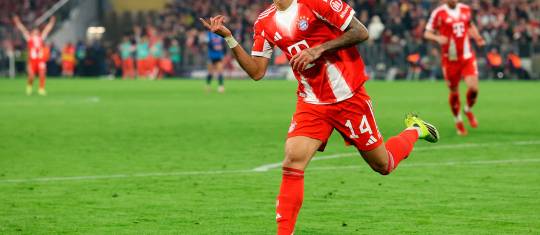 El delantero colombiano Luis Díaz fue titular con el Bayern Múnich para el duelo ante Atalanta y dio el pase para el tercer gol de su equipo. FOTO: GETTY