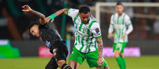 Imagen de uno de los últimos encuentros entre Nacional y Once Caldas, en la que aparece Edwin Cardona. FOTO MANUEL SALDARRIAGA