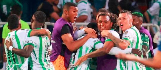 El verde festejó una nueva victoria en el Atanasio. FOTO MANUEL SALDARRIAGA