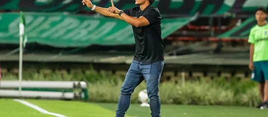Tras dejar el Deportes Tolima, al que había clasificado a octavos de final de la Libertadores, Lucas González ya comenzó su proceso con Atlético Nacional. Este martes dirigirá su segundo partido oficial con el Verde. Foto: Andrés Camilo Suárez Echeverry.