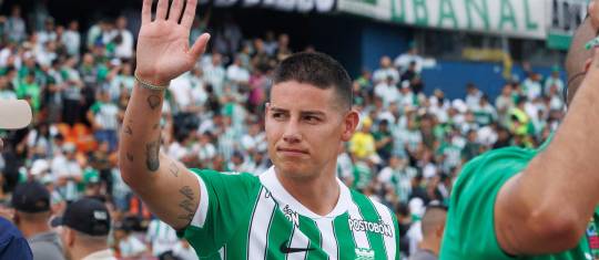 James Rodríguez durante su presentación a los hinchas verdolagas. FOTO CAMILO SUÁREZ