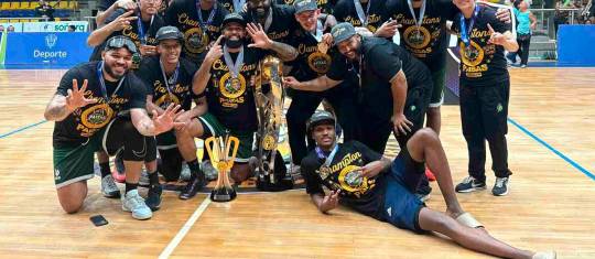 Paisas se quedó con el título de la Liga Profesional al vencer a Cimarronres en la Caldera de Quibdó, para convertirse en bicampeones. FOTO CORTESÍA PAISAS 