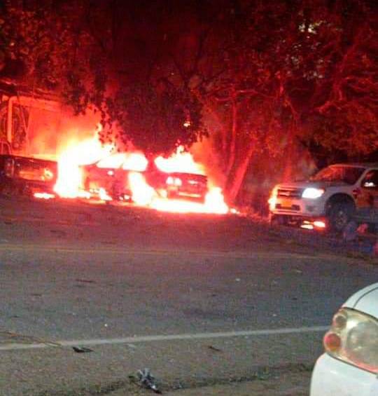 En el hecho tres policías habrían resultado heridos. FOTO TWITTER