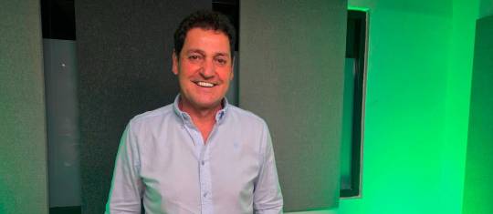 Juan Jairo Galeano está hoy dedicado a su emprendimiento, pero la gran amistad que tuvo con Andrés Escobar siempre hará parte de su vida. FOTOS JUAN PABLO ESTRADA Y ARCHIVO EL COLOMBIANO