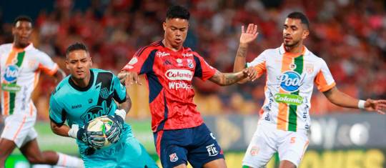 Medellín empató 1-1 cpon Envigado en el Atanasio Girardot y se clasificó a la final de la Copa Betplay. FOTO MANUEL SALDARRIAGA