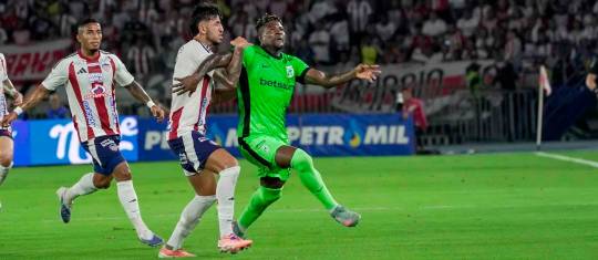 Nacional perdió 2-1 en su visita al Metropolitano. Por el verde marco Dairon Asprilla, pero el Junior remontó y lo ganó en el último minuto. FOTO CORTESÍA ATLÉTICO NACIONAL 