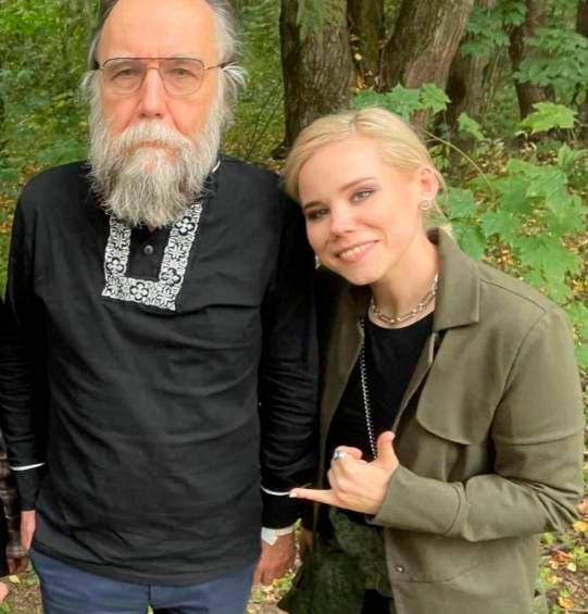 Alexander Duguin, padre de la mujer que murió en el ataque, es un ultranacionalista que defendió la adhesión de Crimea a Rusia en 2014. FOTO: TOMADA DE TWITTER @maibortpetit