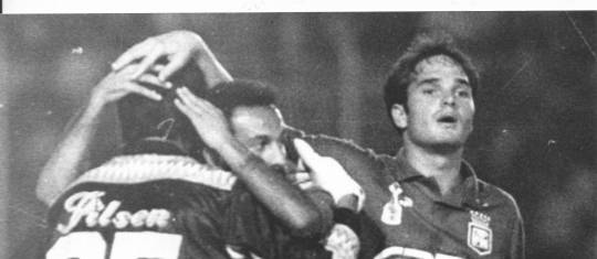 Ómar Franco, Diego Osorio y Víctor Marulanda, jugadores de Nacional en 1993. FOTO ARCHIVO EL COLOMBIANO