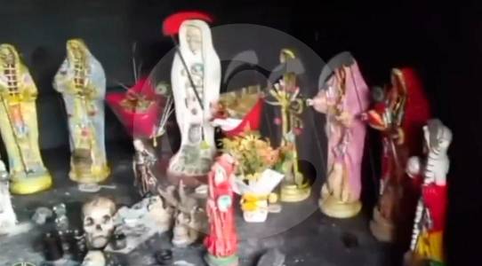 Ladrones de bancos encomendaban sus golpes a la Santa Muerte: 4 capturas y altar pagano al descubierto