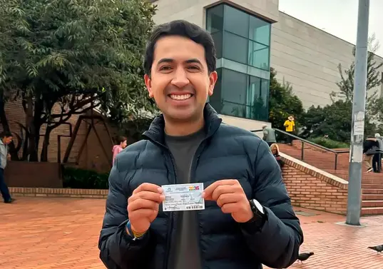 Tras ser exconcejal de Bogotá, ahora pasa a ser representante a la Cámara también por la capital del país. Foto: @Danielbricen