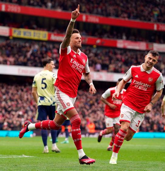 Arsenal podría salir campeón de Premier League después de 19 años de sequía. FOTO EFE